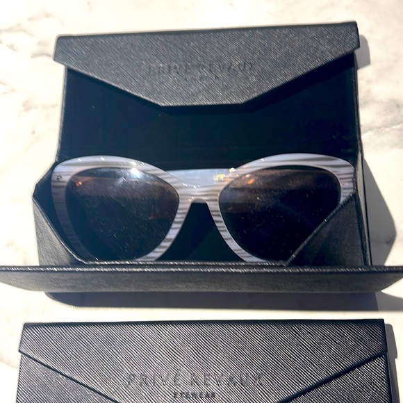 (2)Prive’ Revaux sunglass cases.Folds to take up little to no space in your bag! - Picture 3 of 3